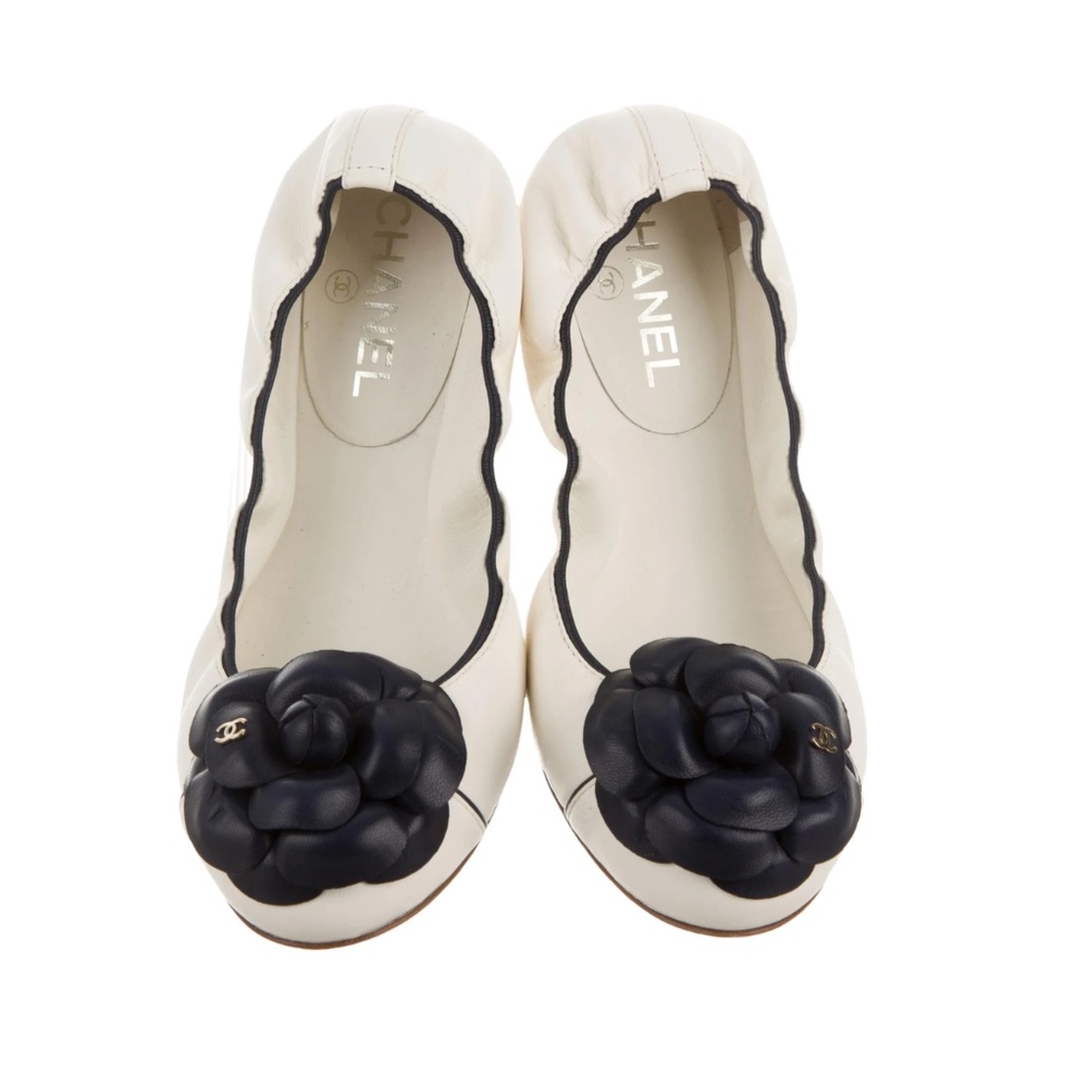 CHANEL cap-toe ballet flats